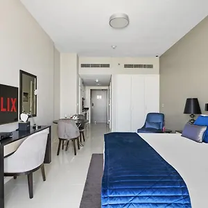 Vayk - Chic Hotel-style In Damac Hills Aparthotel Dubai